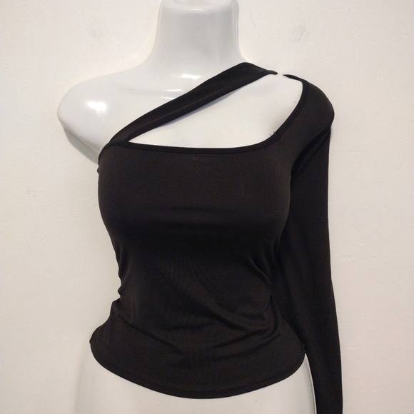 Forever 21 - One Shoulder Long Sleeve Satin Top - Picture 12 of 12